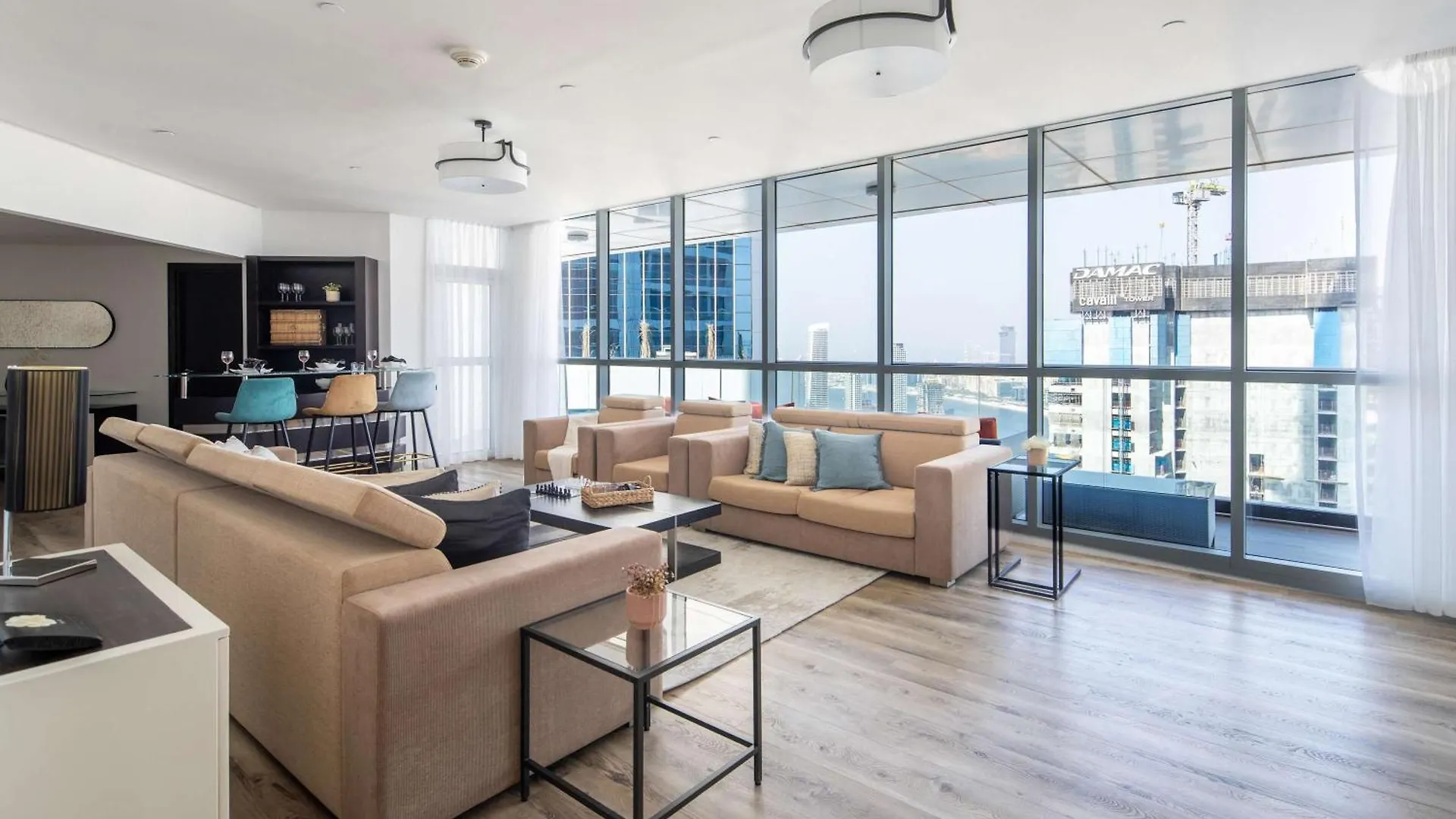 Frank Porter - 23 Marina دبي الإمارات العربية المتحدة